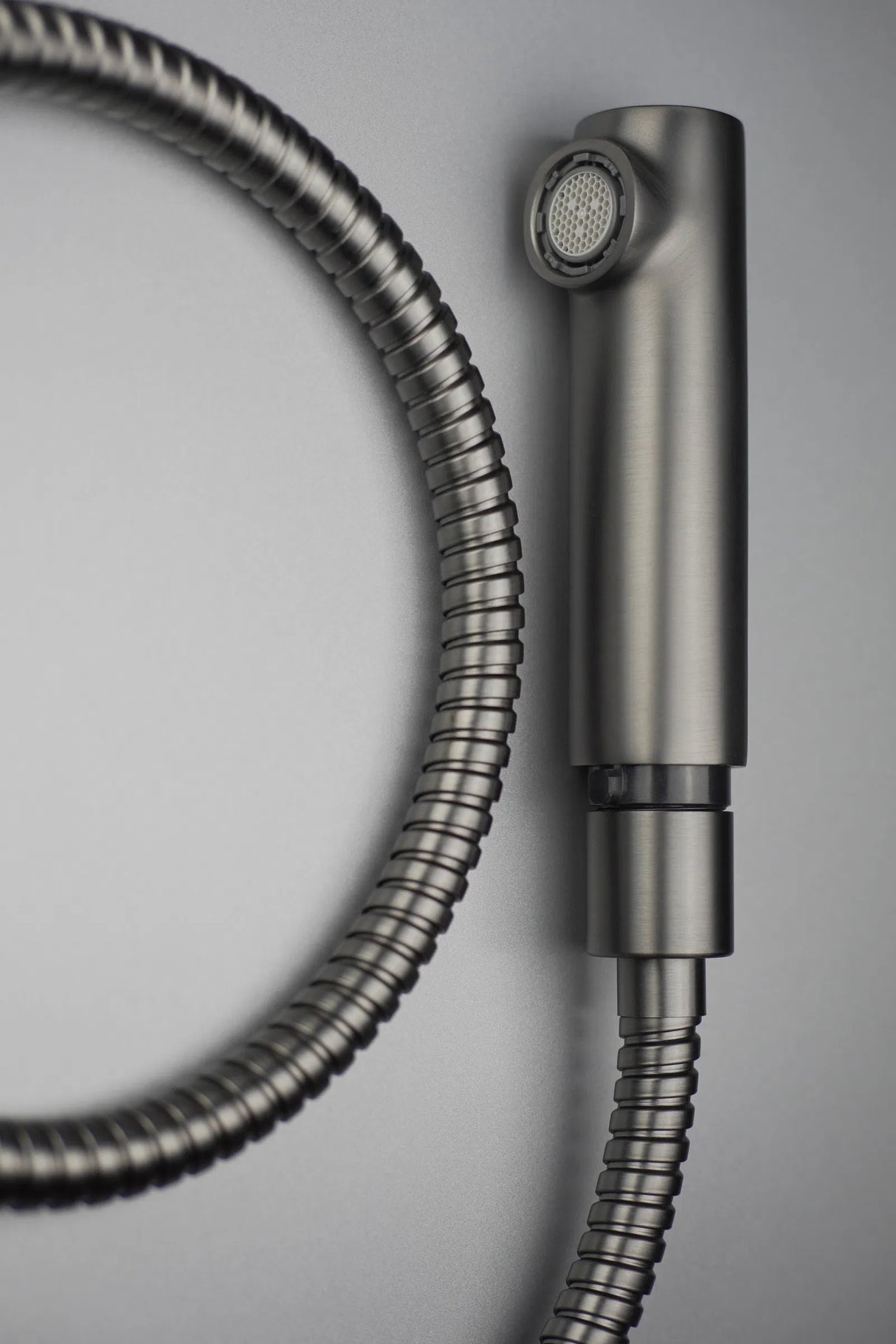 Deante BQS_D73M Silia Mixer with Rectangular Spout and Pull-Out (Titanium)