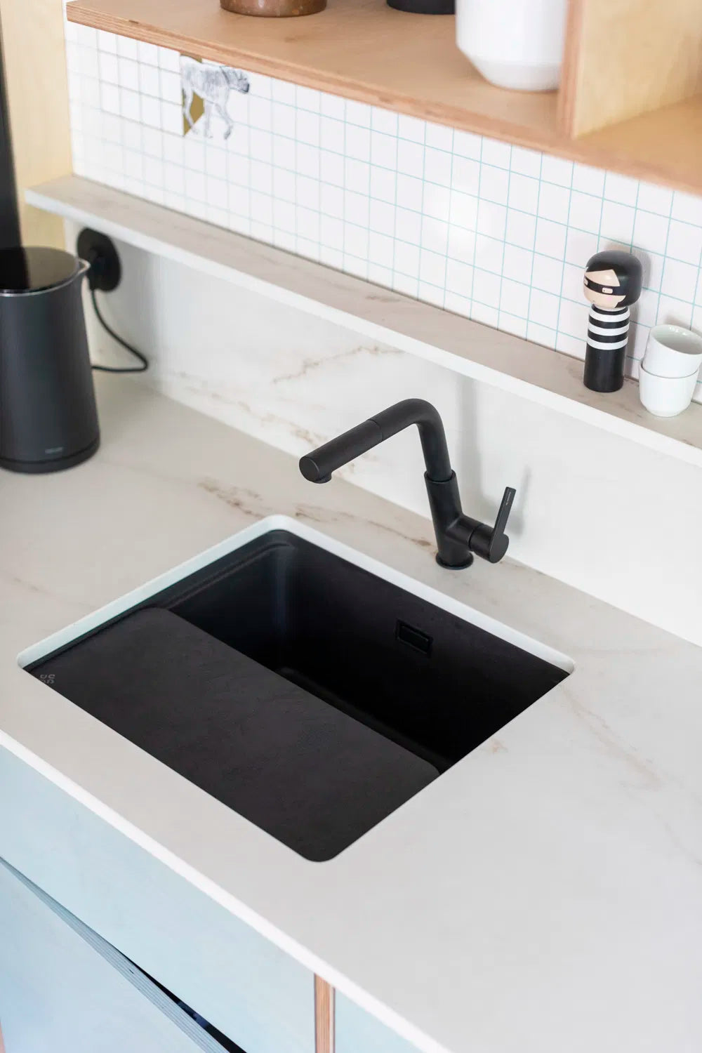 Deante ZKM_N10A Momi Undermount Granite Sink, 1-Bowl (Nero)