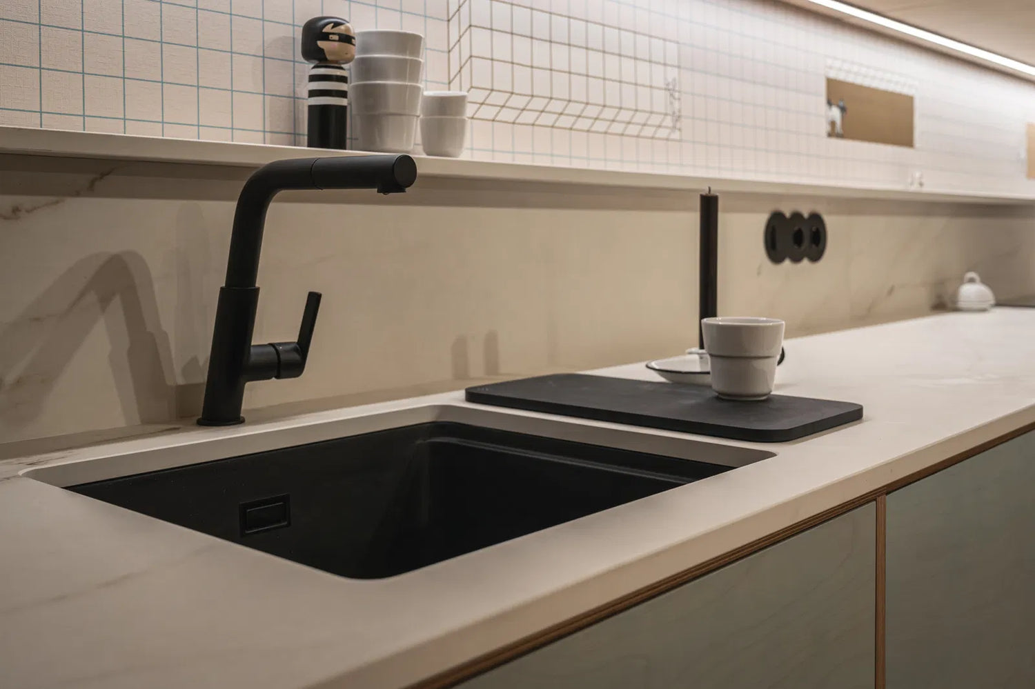 Deante ZKM_N10A Momi Undermount Granite Sink, 1-Bowl (Nero)